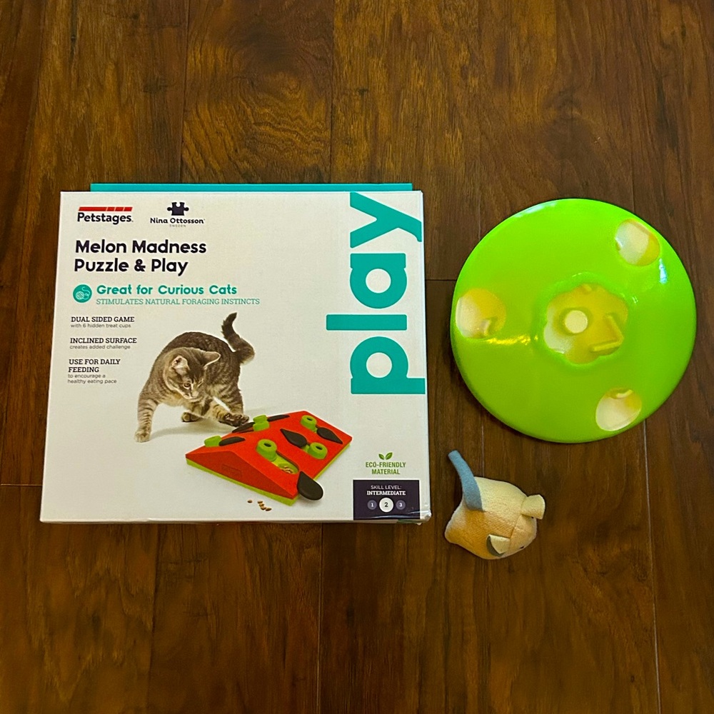 Petstages Melon Madness Puzzle and Catit Treat/Food Spinner